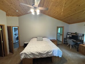 3 chambres, bureau, Wi-Fi, literie fournie