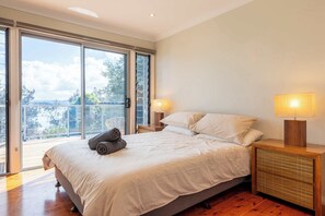 5 soverom, strykejern/-brett, wi-fi og sengetøy