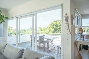 TV, peis og kontorer