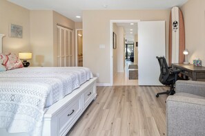 1 slaapkamer, een strijkplank/strijkijzer, wifi, beddengoed