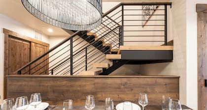 New! Downtown Condo with modern interior and private patio