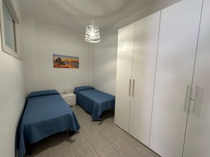 2 chambres, fer et planche à repasser, lit parapluie, Wi-Fi gratuit