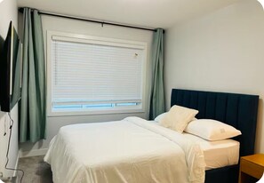 3 bedrooms, desk, iron/ironing board, free WiFi