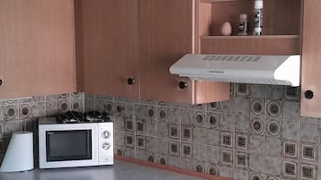 Forno, piano cottura, lavastoviglie, macchina per tè/caffè