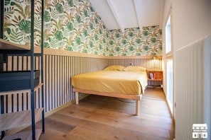 2 bedrooms, WiFi, bed sheets