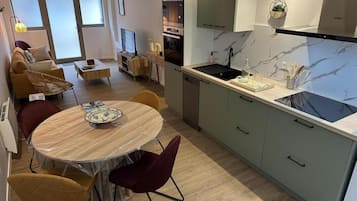 Microwave, dishwasher