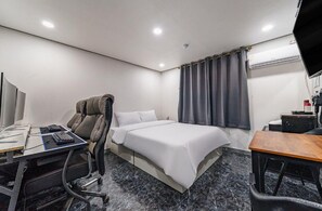 Couple PC room | Desk, laptop workspace, free WiFi, bed sheets - ON and OFF-Sungui Station (Incheon)