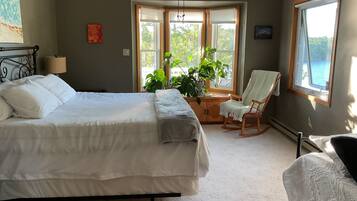 4 dormitorios, tabla de planchar con plancha, cuna de viaje