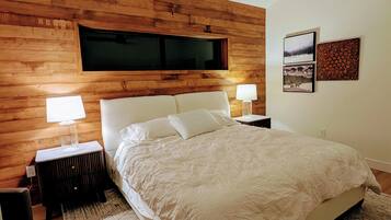 3 bedrooms, desk, free WiFi, bed sheets