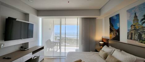 1 dormitorio, tabla de planchar con plancha, wifi y ropa de cama