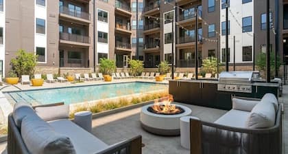 Bridge Park ~ Dublin 1BR/1BA Wonderfully Decorated