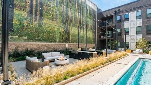 Bridge Park ~ Dublin 1BR/1BA Wonderfully Decorated