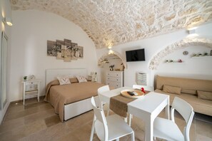 In-room safe, iron/ironing board, free WiFi, bed sheets