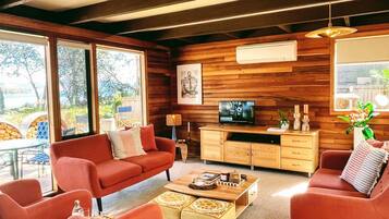 Télévision, cheminée