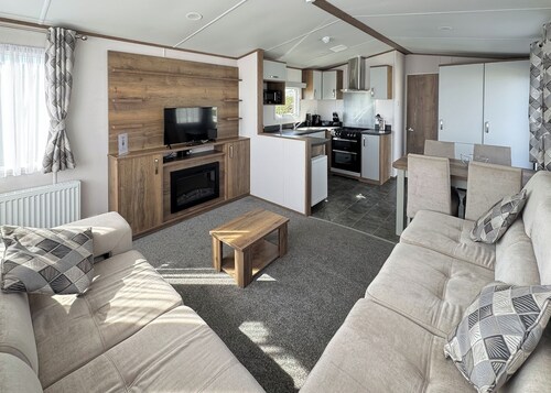 3 bedroom accommodation in Colchester