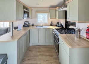 Fridge, oven, stovetop, toaster