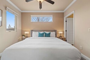 Apartment | 2 bedrooms - Luxury 2BR 2BA Apartment With Pool Gym Theater (Reno)