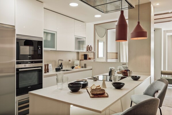 Fridge, microwave, oven, stovetop