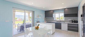 HostWise – Douro View Villa w/ 10 Suites and Pool