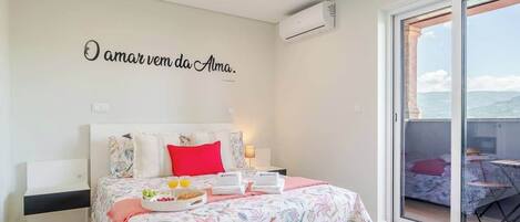 1 soverom, strykejern/-brett, wi-fi (inkludert) og sengetøy