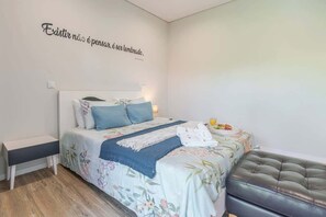 1 chambre, accès au Wi-Fi (inclus), literie fournie