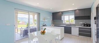 HostWise – Douro View Villa w/ 10 Suites and Pool
