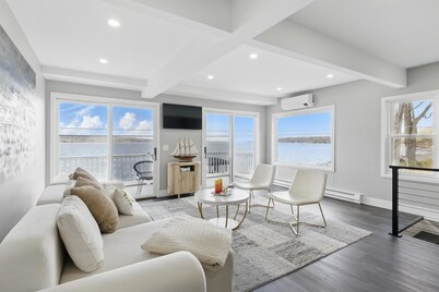 Canandaigua Lakefront | Dock | Fire Pit | Kayaks