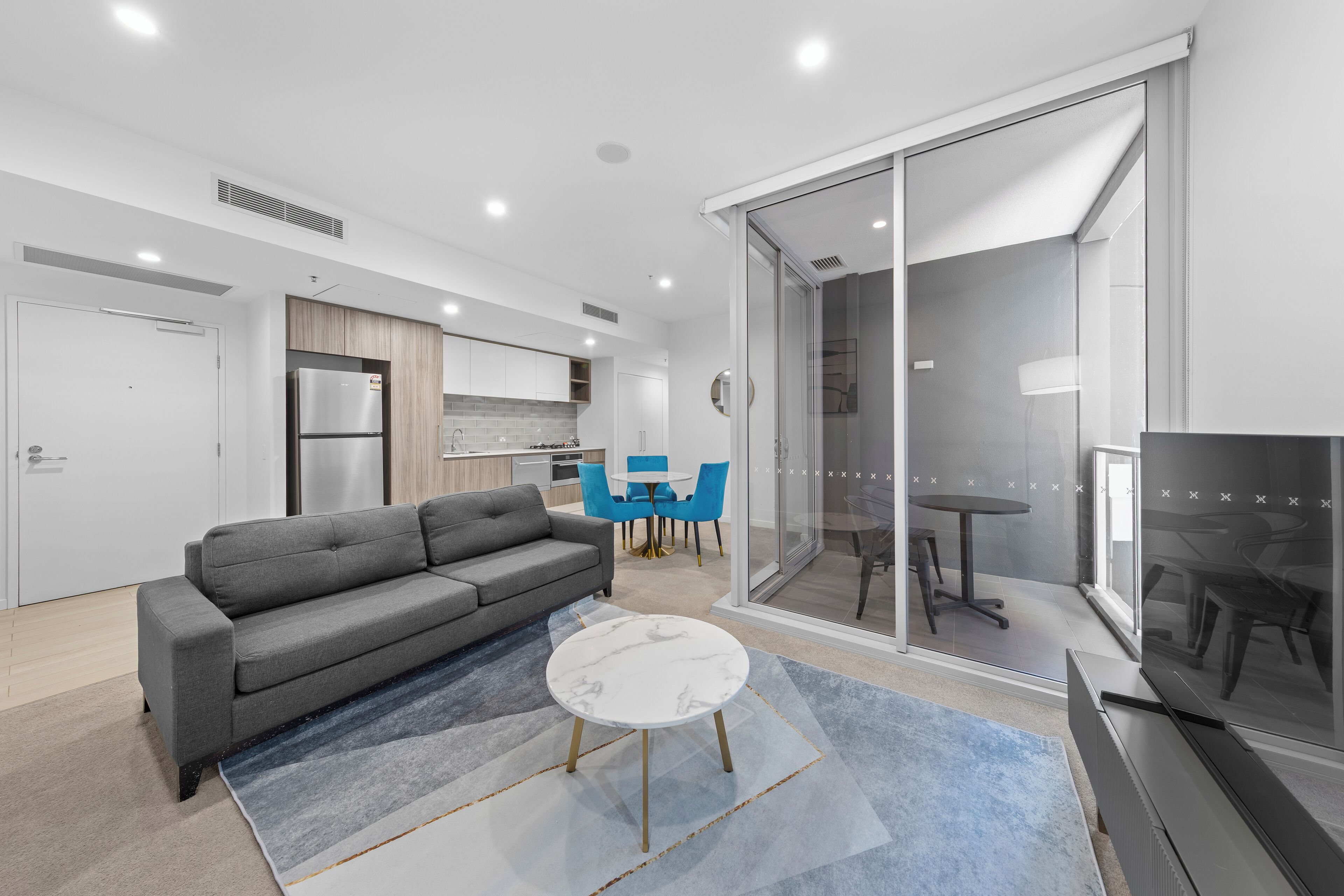 One Bedroom Apartment | Area keluarga | Televisi 28-inci dengan saluran TV satelit