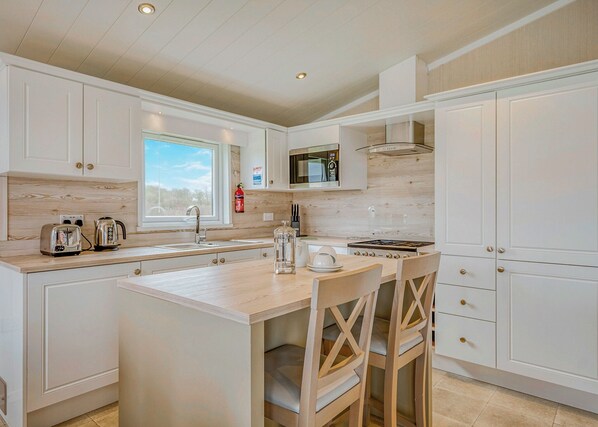 Fridge, oven, stovetop, toaster