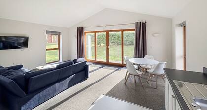 2 bedroom accommodation in Ancaster