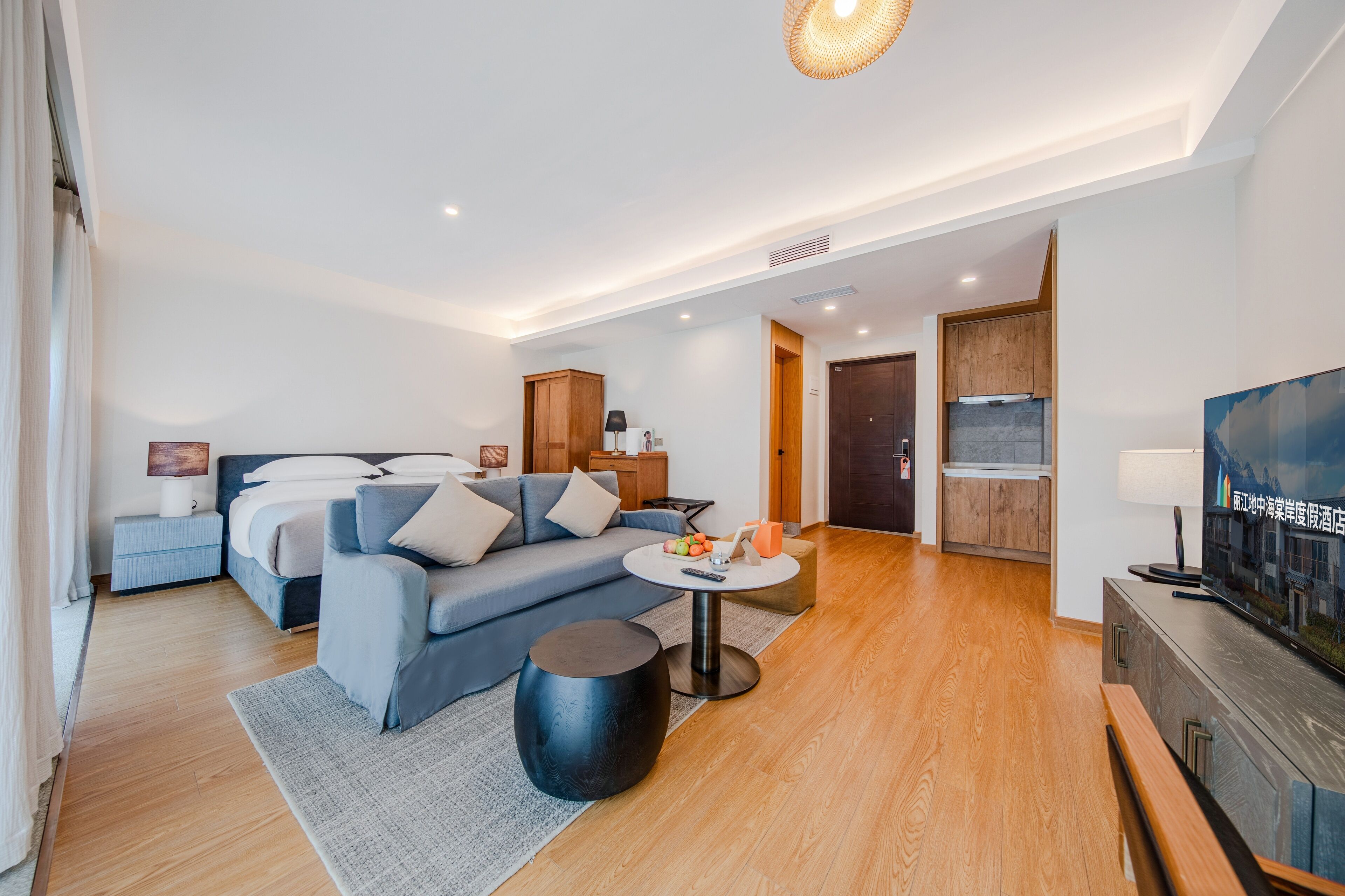 Superior Double Room, 1 Queen Bed, Balcony, Mountain View | Down comforters, minibar, in-room safe, desk