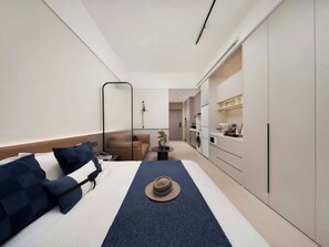 Habitación Business doble | Caja fuerte, escritorio, cortinas opacas y wifi gratis