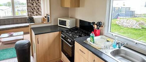 Fridge, oven, stovetop, toaster