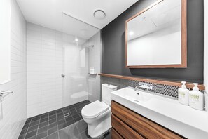 Apartamento | Banheiro | Chuveiro, toalhas de banho