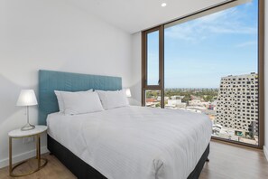 Íbúð - 2 baðherbergi | Straujárn/strauborð, ókeypis þráðlaus nettenging, rúmföt