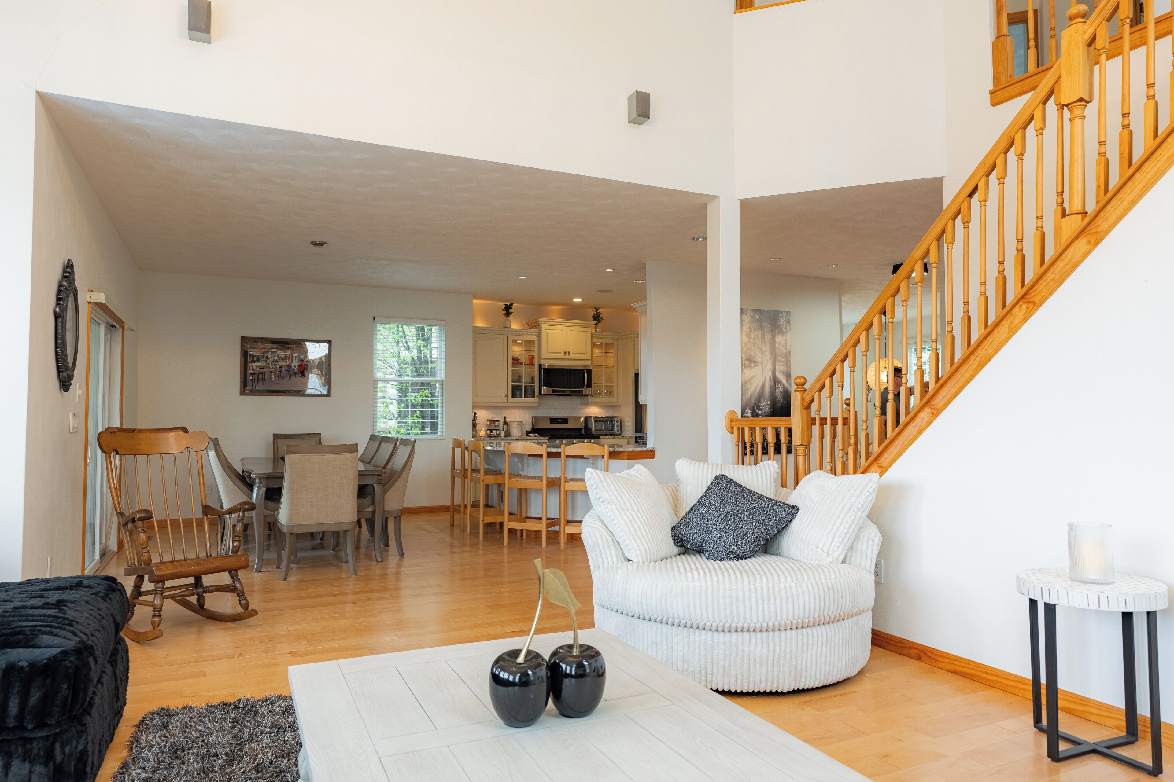 Smart TV, chimenea y futbolito 