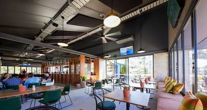 Coomera Lodge Hotel