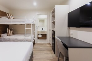 Standaard vierpersoonskamer | Een strijkplank/strijkijzer, gratis wifi