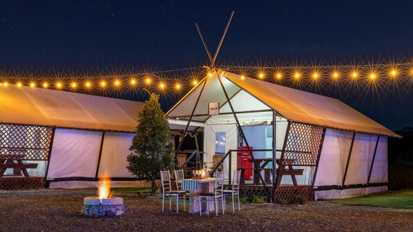 Basic Room, 1 Bedroom (No.3 Forsythia ( (Caravan/Bath)) | 1 bedroom, free WiFi - Chaesonghwa Glamping in Yeongcheon (Yeongcheon)