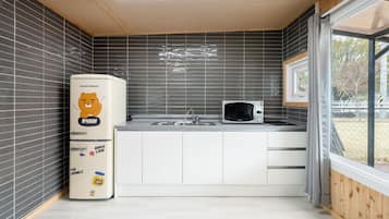 Rom – basic, 1 soverom (No.6 Moss Rose (Pet/Pension/Bath)) | 1 soverom og wi-fi (inkludert)