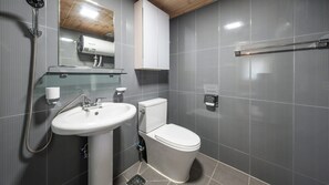 Basic Room, 1 Bedroom (No.6 Moss Rose (Pet/Pension/Bath)) | 1 bedroom, free WiFi - Chaesonghwa Glamping in Yeongcheon (Yeongcheon)