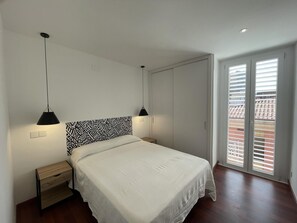 4 bedrooms, Internet, bed sheets