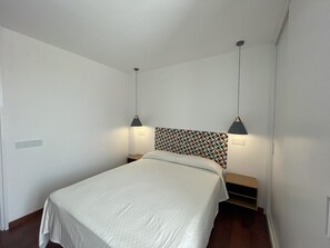 خدمة الإنترنت وملاءات أسرّة