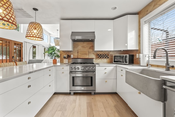 Microwave, oven, stovetop, dishwasher