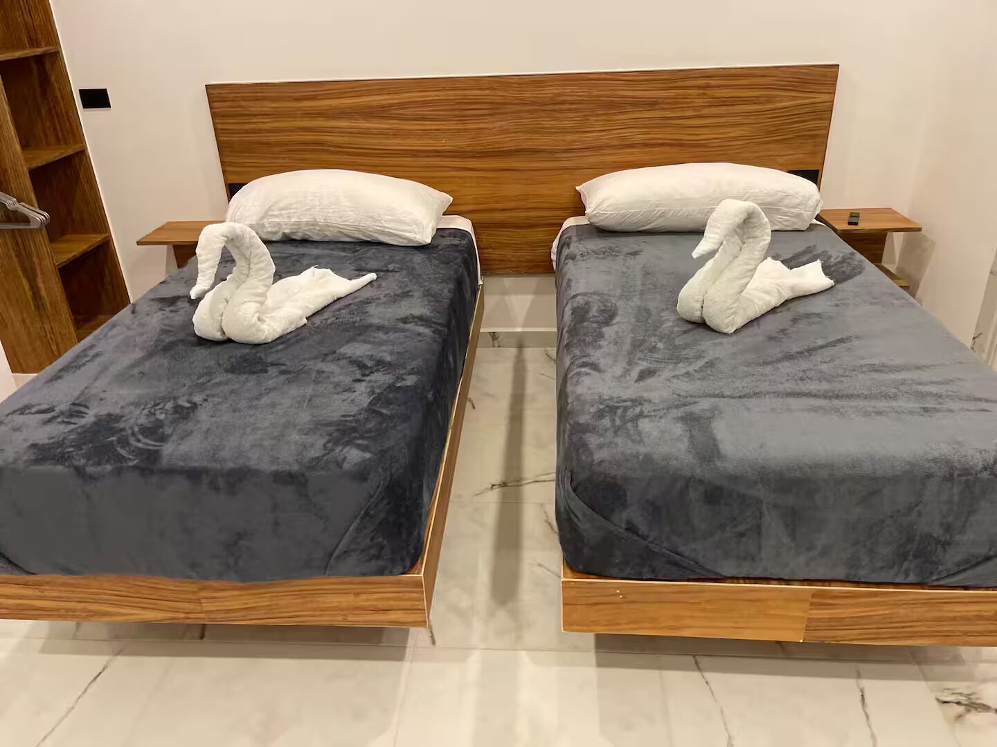 Habitación Deluxe con 1 cama matrimonial o 2 individuales | Insonorización y wifi gratis 