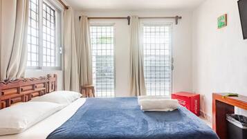 Standard Double Room | Soundproofing, free WiFi