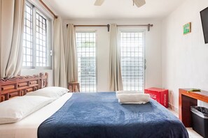 標準雙人房 | 隔音、免費無線上網