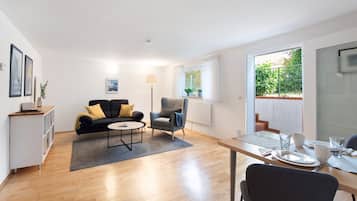 Fernseher, Stereoanlage