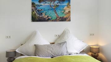 1 bedroom, iron/ironing board, free WiFi, bed sheets