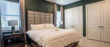 10 slaapkamers, een strijkplank/strijkijzer, gratis wifi, beddengoed